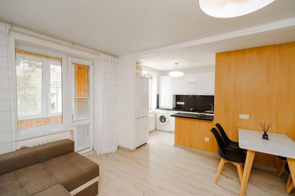 Very Stylish Apartament In Middle Of City. Kischinau Exterior foto